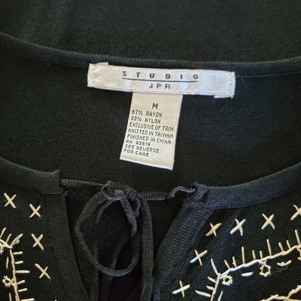 Studio JPR Embroidered Knit Top - Picture 6 of 6